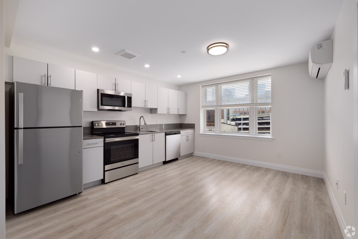 the-davenport-stamford-ct-1br-1ba–kitchen-and-living-room copy 2.jpg
